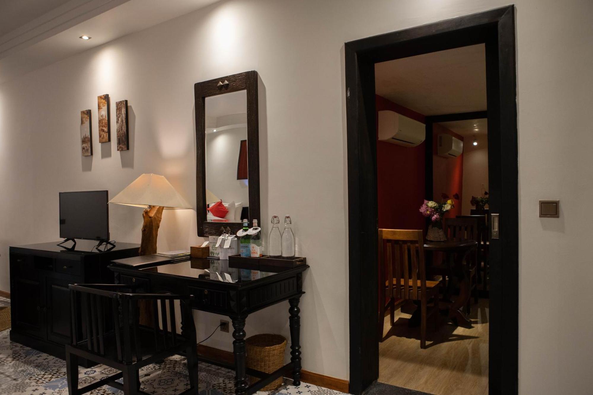 La Rose Suites Phnom Penh Exterior photo
