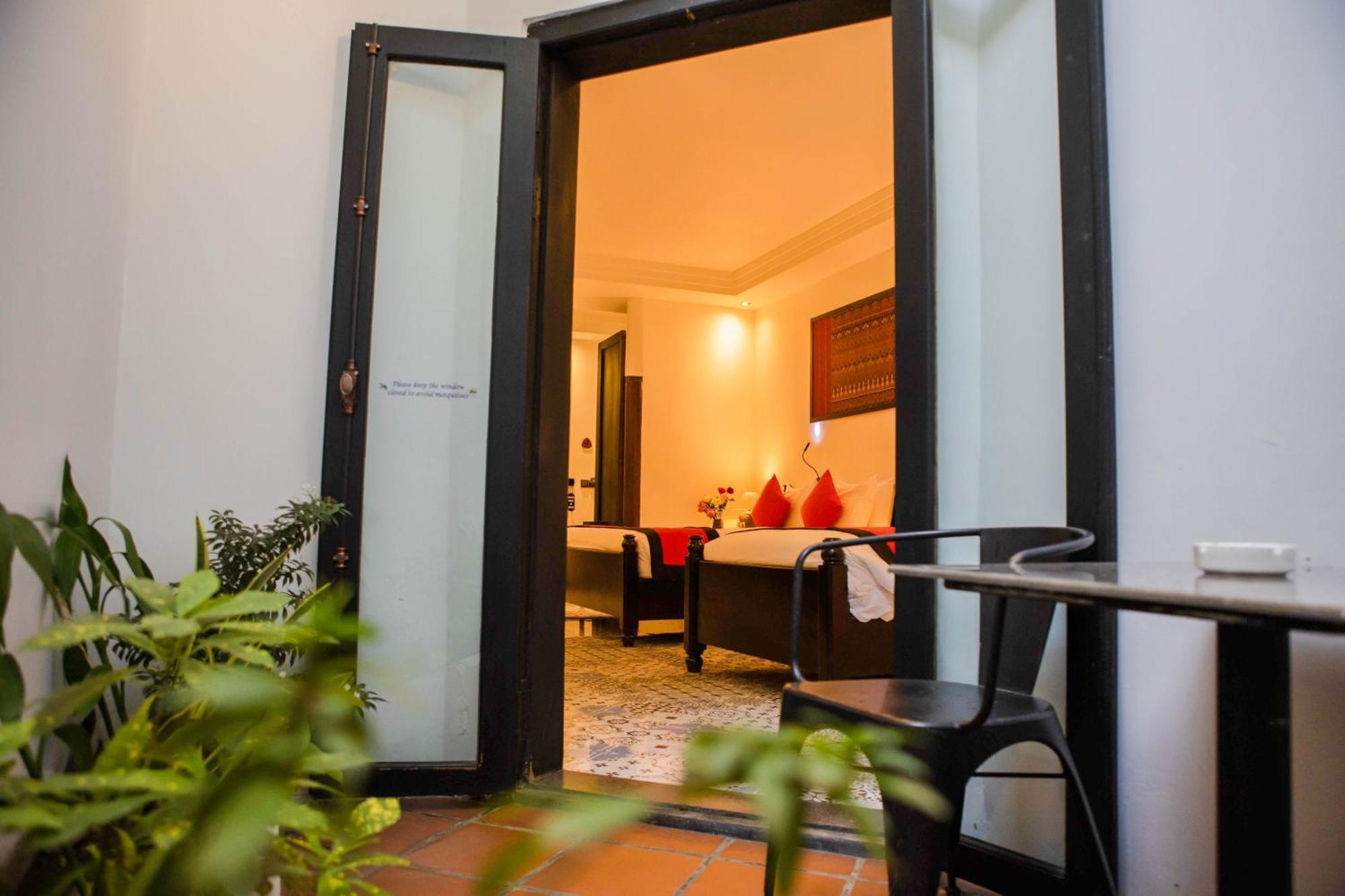 La Rose Suites Phnom Penh Exterior photo