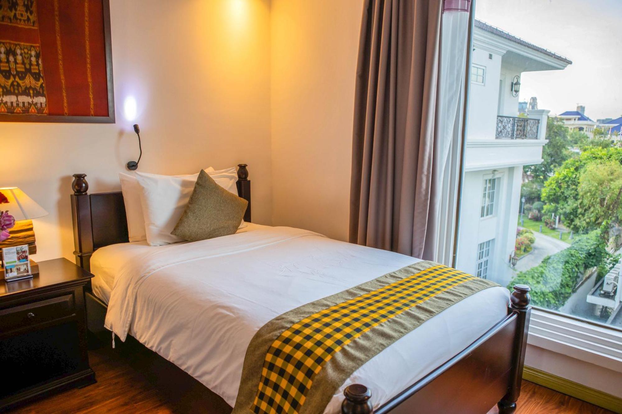 La Rose Suites Phnom Penh Exterior photo
