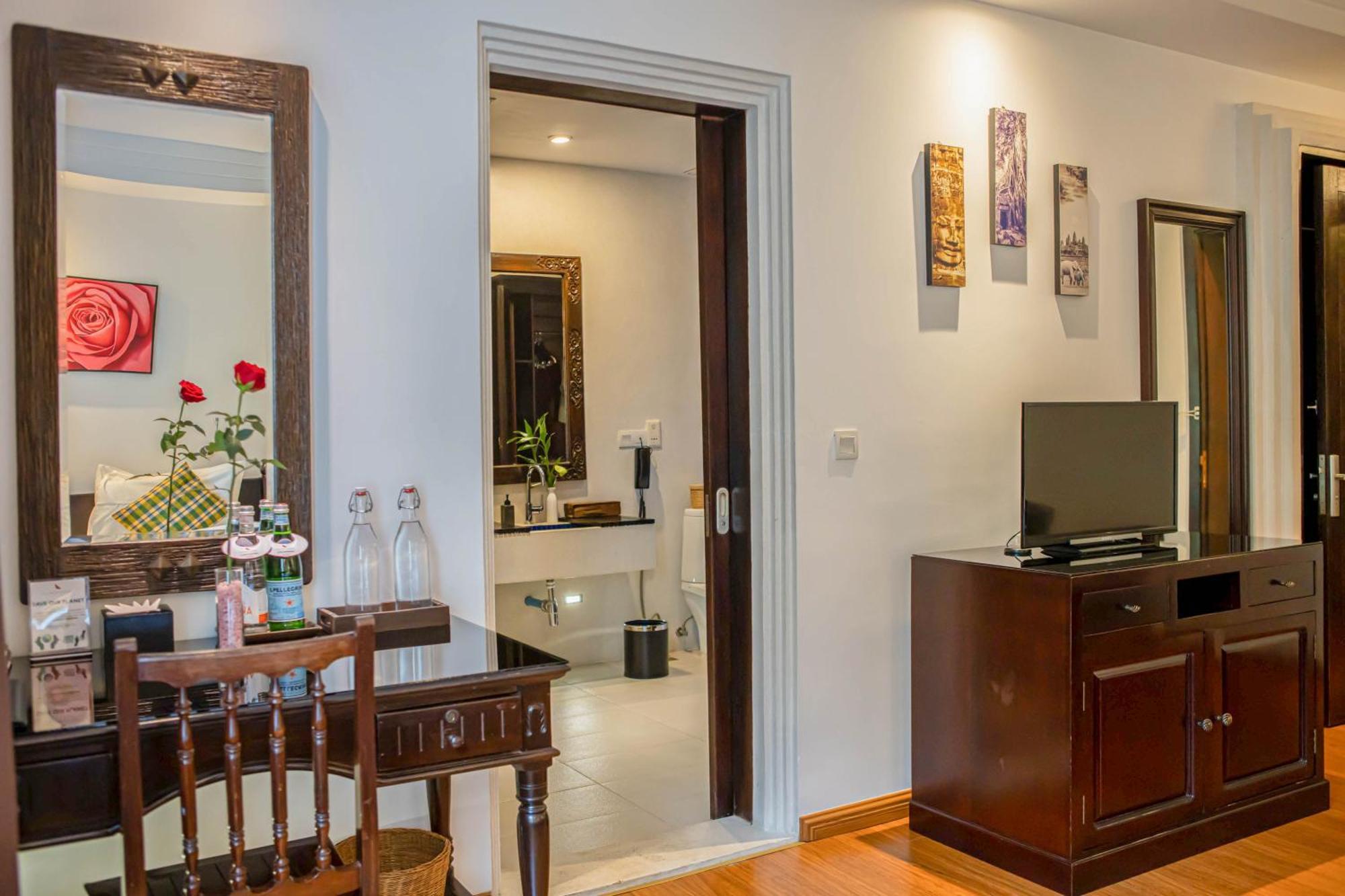 La Rose Suites Phnom Penh Exterior photo