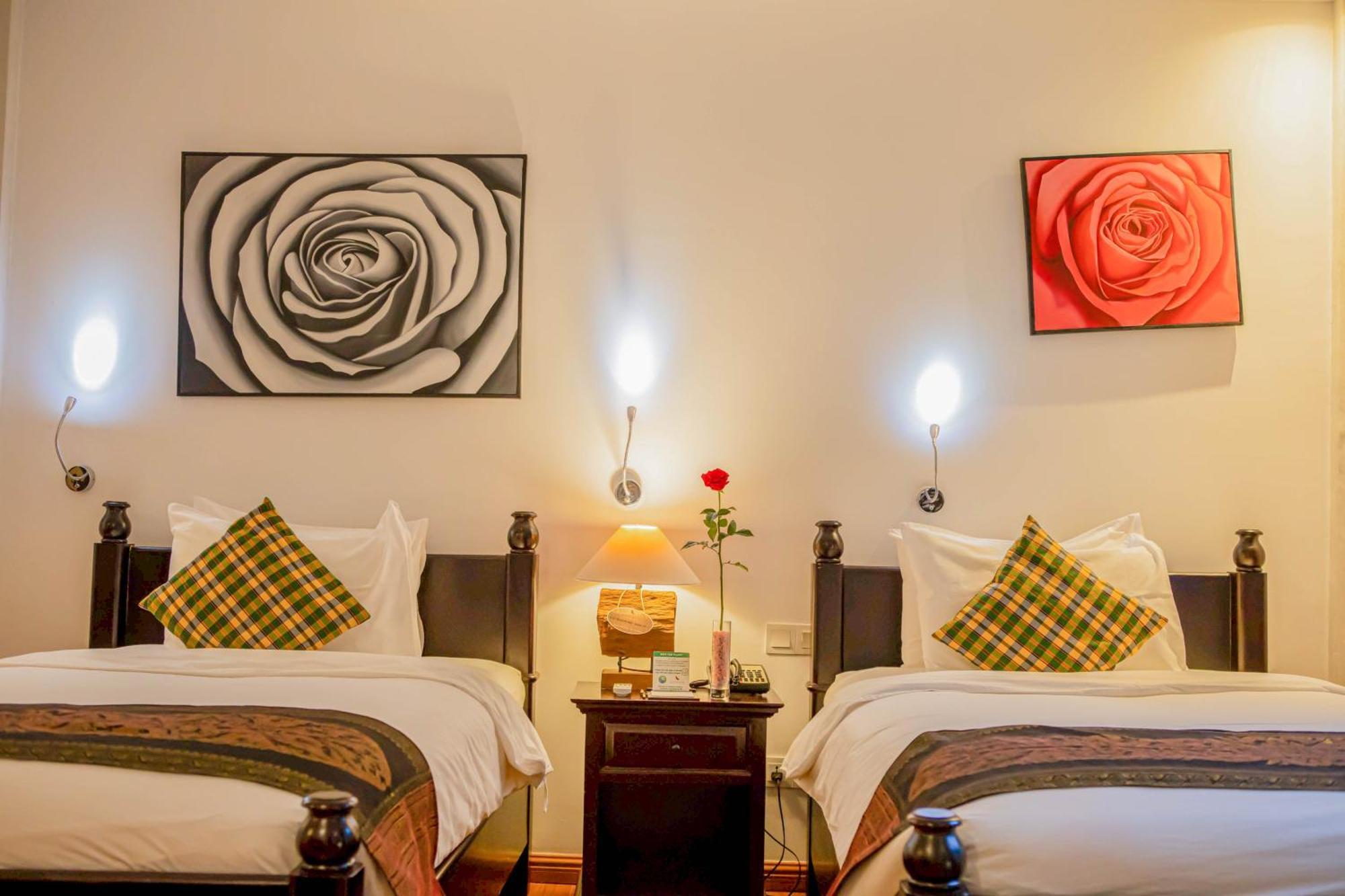 La Rose Suites Phnom Penh Exterior photo